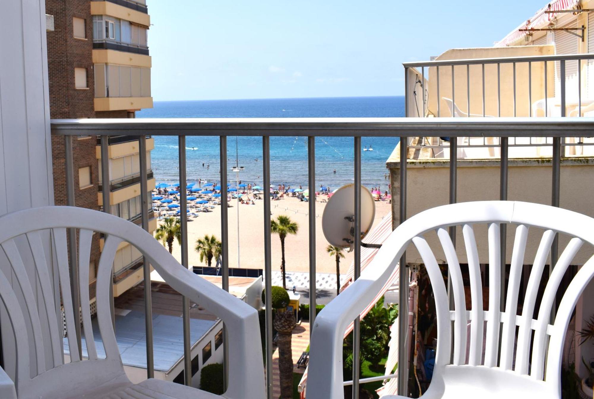 Pato Levante Beach Benidorm Exterior photo